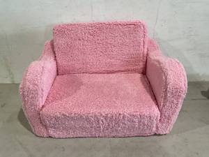 lot 394 image: MOMCAYWEX 2-in-1 Toddler Soft Sherpa Couch Fold Out, Convertible Sofa to Lounger - Pink