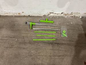 lot 270 image: Homthia Stand-Up Weeder Root Removal Tool with 3 Stainless Steel Claws and 39 Pole