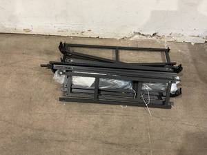 lot 282 image: ZINUS 9 Inch Twin Size Metal Smart Box Spring