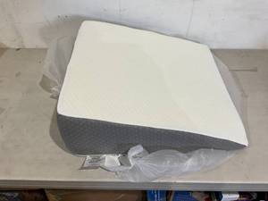lot 146 image: Bed Wedge Pillow - WhiteGrey