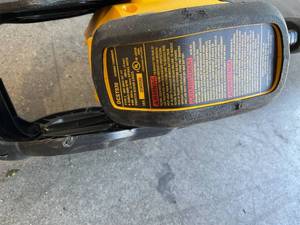 lot 37 image: LOT OF 4 Electric Yard Trimmers