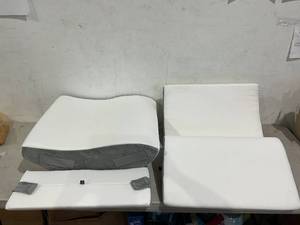 lot 164 image: BRITENWAY Bed Wedge Pillow Set  4pc