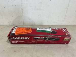 lot 187 image: Husky 50 ft.lbs. 38 in. Air Ratchet Wrench