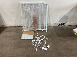 lot 415 image: Regalo 2-in-1 White Stairway and Hallway Wall Mounted Baby Gate