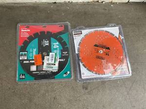 lot 63 image: LOT OF 2 - Saw Blades
