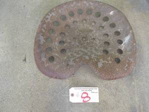 lot 8 image: Steel Tractor Seat