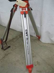 lot 25 image: Dewalt 18 volt Laser DW073 parts with aluminum Tri Pod works fine