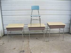 lot 27 image: Vintages kids School desk