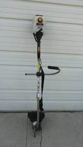 lot 3 image: Ryobi 31 cc 16 Gas Trimmer