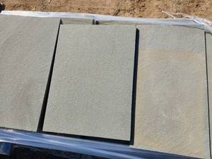 lot 72 image: Lot of (4 Pallets) Blue Stone Pavers 475-sq.ft.