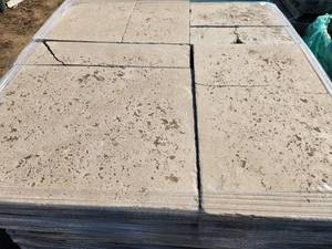 lot 82 image: Lot of (4 Pallets) Travertine Pavers 600-sq.ft.