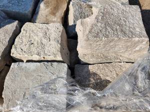 lot 94 image: Lot of (3 Pallets) Chilton Stone