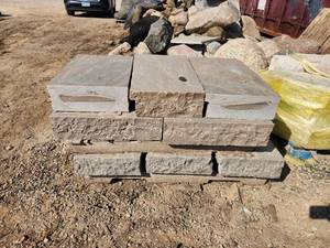 lot 97 image: Lot of (1 Pallet  8 Pieces) Full Range Blue Stone Stone Steps