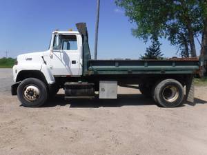 1993 Ford L7000 Contractors Box Dump Truck