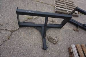 Brand New Universal Mount Bobcat Skid Loader Skid Steer ReceiverTrailer Mover Attachment