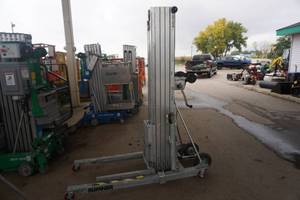Sumner Model 2124 Contractors Material Lift
