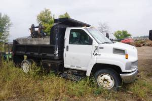 2006 Chevrolet C4500 Dually Dump Truck With Boss Plow and Rear Salt Spreader