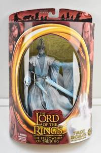 lot 37 image: LOTR Fellowship of the Ring Twilight Ringwraith with Sword Jabbing Action Figure in Box