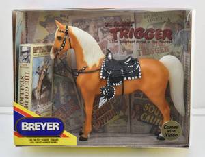 lot 97 image: Vintage Breyer Hollywood Horses Roy Rogers Trigger No. 758 with VHS Tape, Original Box