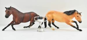 lot 92 image: 2 Vintage Breyer Western Performance Toy Horses with 1st Place Trophy