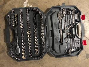 Husky Mechanics Tool Set (149-Piece)  Customer Returns See Pictures