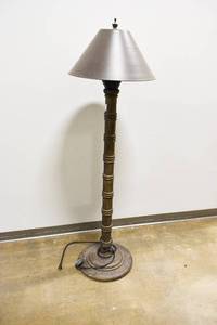 lot 11 image: Outdoor Heating Lamp