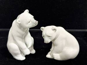 lot 102 image: Pair of Lladro Porcelain Polar Bears