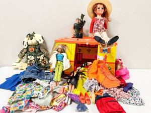 lot 138 image: Large Group of Toysdolls including Barbie and GI Joe