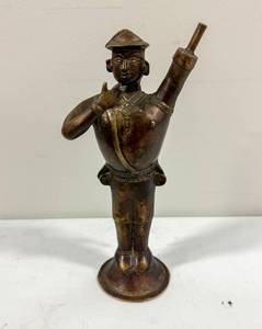 lot 14 image: Antique Indian Bronze Soldier Cigar Lighter