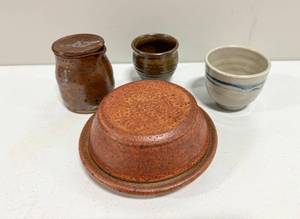 lot 135 image: 4 pcs. Studio Pottery including Warren MacKenzie