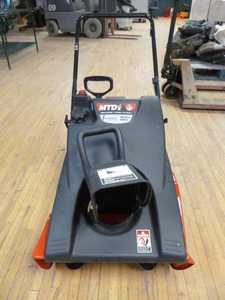 lot 57 image: MTD Snow Thrower