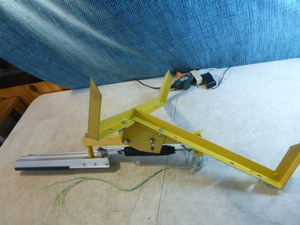 lot 64 image: Clay Pigeon Thrower