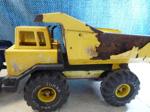 lot 68 image: Tonka and Remco Toy Trucks
