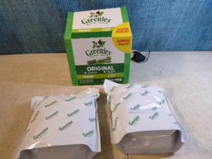 lot 77 image: Greenies Dental Dog Treats