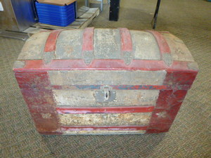 lot 85 image: Vintage Trunk