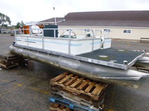 lot 2 image: 1987 Palm Beach Pontoon