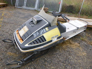 lot 5 image: 1976 Ski-Doo TNT 340 Snowmobile