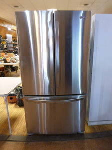 lot 4 image: LG French Door RefrigeratorFreezer