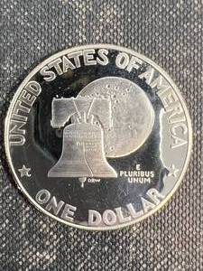 1776-1976 US SILVER EISENHOWER DOLLAR UNC