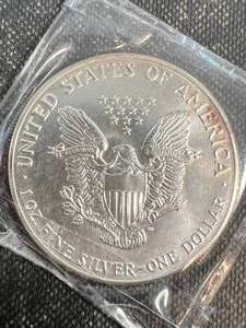 1986 AMERICAN SILVER EAGLE 1 TROY OZ .999 FINE SILVER