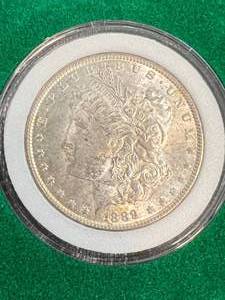 1889 US MORGAN SILVER DOLLAR IN CASE