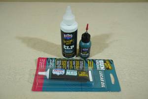 lot 41 image: Lucas Extreme Duty Gun Oil, Grease, and CLP