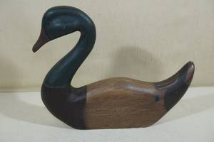 lot 89 image: James Haddon Signed Hand Carved Decoy