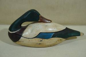 lot 93 image: Mallard Duck Hunters What-Not Decoy Storage