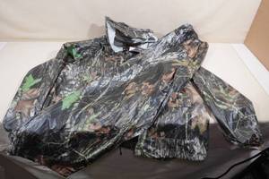 lot 96 image: Stearns Hunting Camo Waterproof Jacket and Pants -XXL