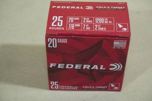lot 200 image: 25 Federal Field & Target 20 Gauge 2-34 7.5 Shot Shotshells