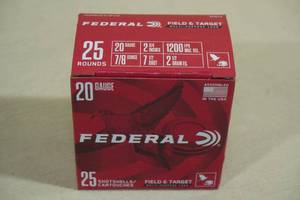 lot 201 image: 25 Federal Field & Target 20 Gauge 2-34 7.5 Shot Shotshells