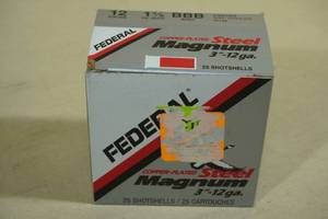 lot 213 image: 25 Federal Steel Magnum 12 Gauge 3 BBB Shot Shotshells