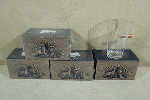 lot 225 image: 4 Lucky Shot Pint Glasses with Bullet Home of the Brave