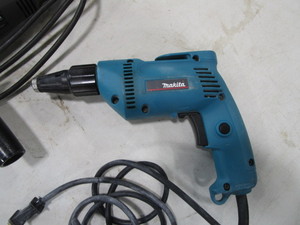 lot 25 image: Drywall Screw Gun & Grinder
